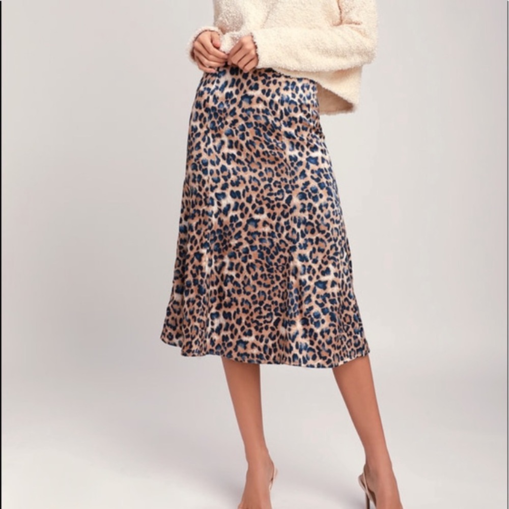 Lulus Leopard print silk skirt size Small